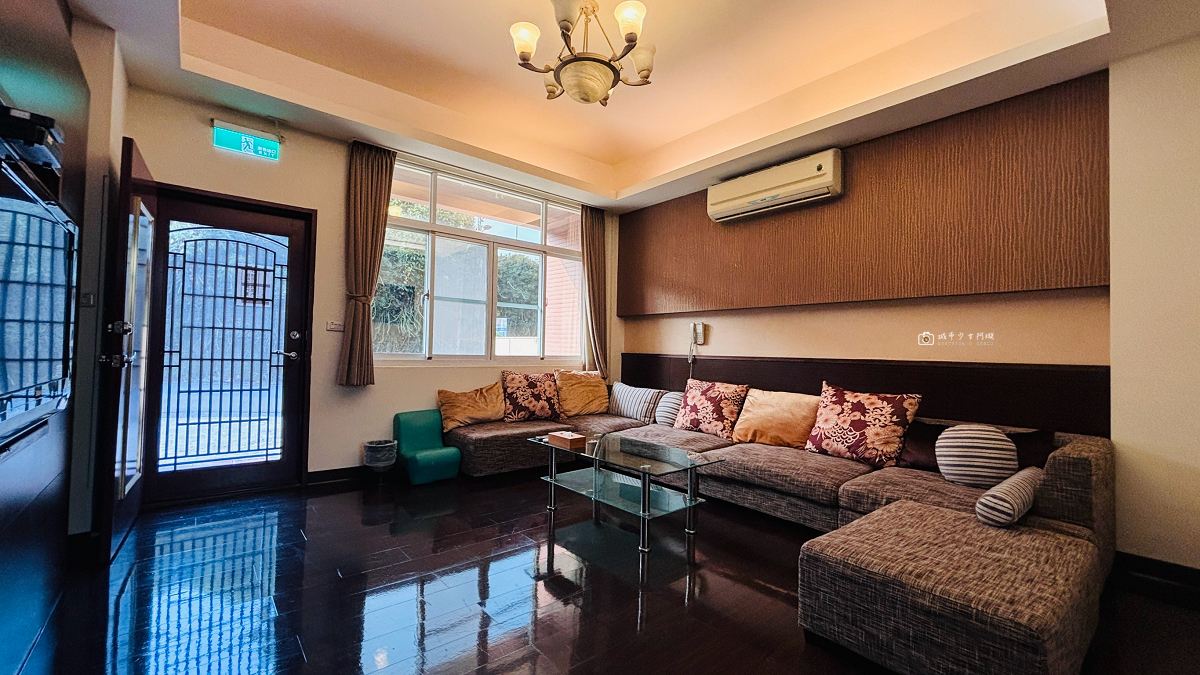 [嘉義住宿] 阿里山月灣Villa｜包棟住宿、寬敞客廳與按摩浴缸，親友出遊聚會好選擇 @城市少女阿璇