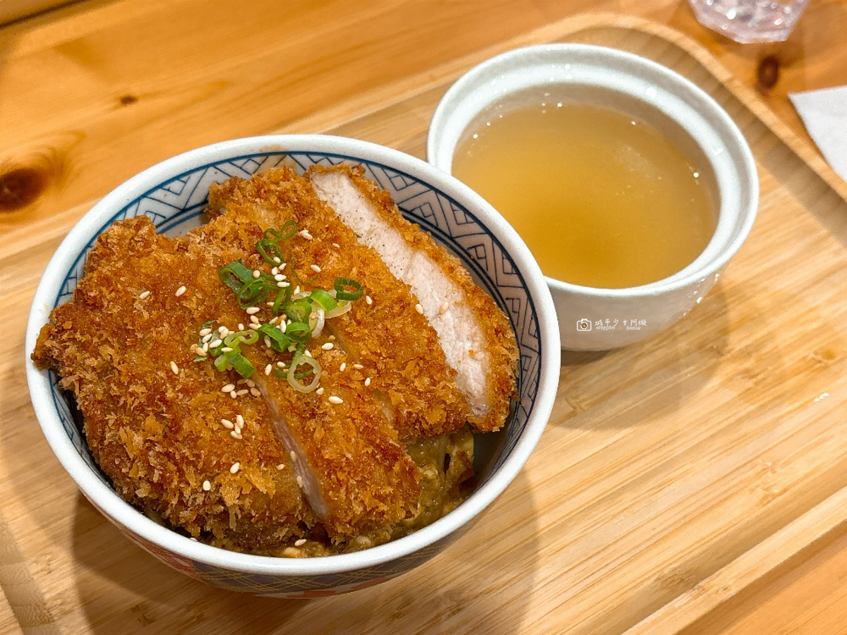 [台南美食] 新營鄉寓食事所｜厚切豬排丼飯、豚骨拉麵，高CP值日式風格餐廳 @城市少女阿璇
