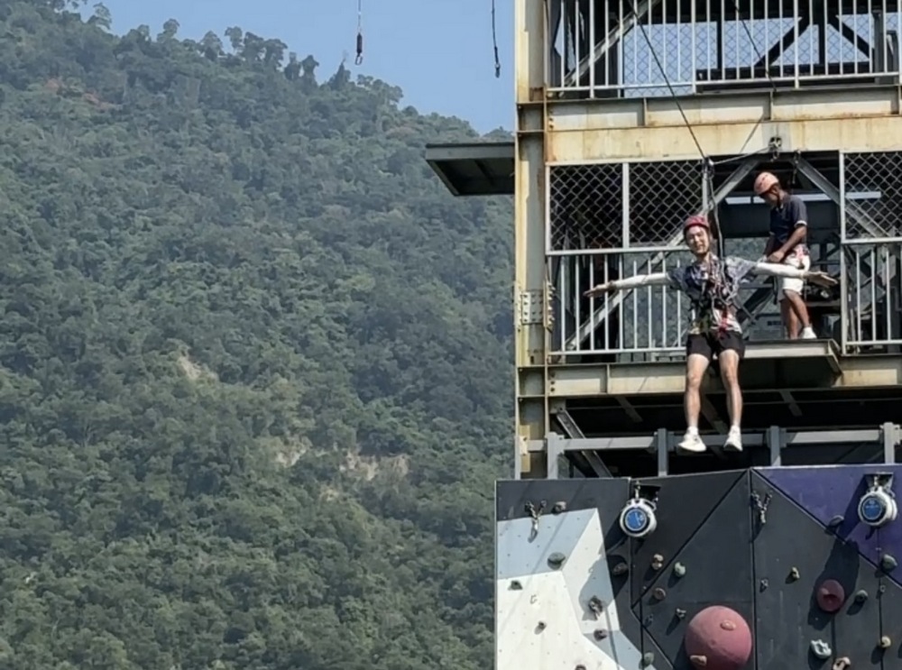 [台南住宿] 曾文水庫趣淘漫旅｜冒險設施玩不停！光束任務、高空滑索、自由落體挑戰膽量極限 @城市少女阿璇