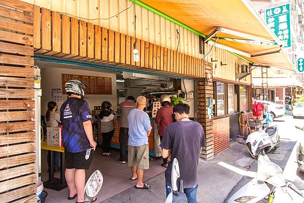 [台南美食]歸仁超人氣快餐店  平價快炒便當店  必點蔥爆系列 ～歸仁美食推薦｜佳美味-蔥爆豬肉飯 @城市少女阿璇