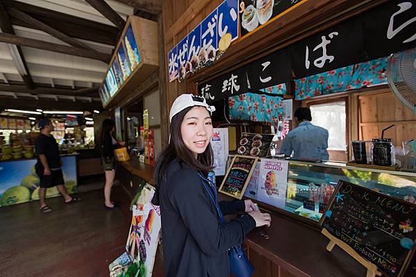 [日本旅遊]沖繩必訪景點  玉泉洞王國村，體驗最道地沖繩文化，鬼斧神工洞穴奇景，超壯觀鐘乳石林｜沖繩世界文化王國 @城市少女阿璇