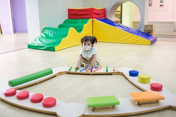 [育兒日記]三百坪遊戲空間玩翻天 超推薦免費室內遊樂園│南瀛親子館 @城市少女阿璇